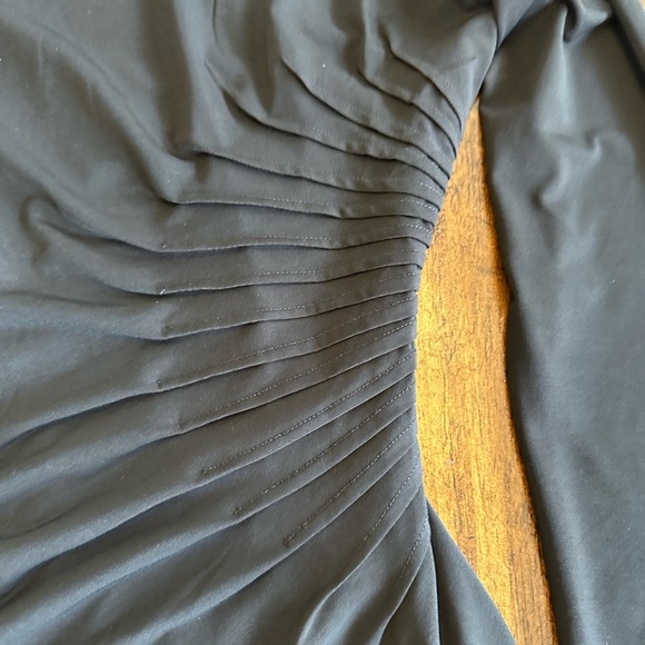 CARMEN MARC VALVO | Black Long Sleeve Ruched Top - Picture 3 of 5